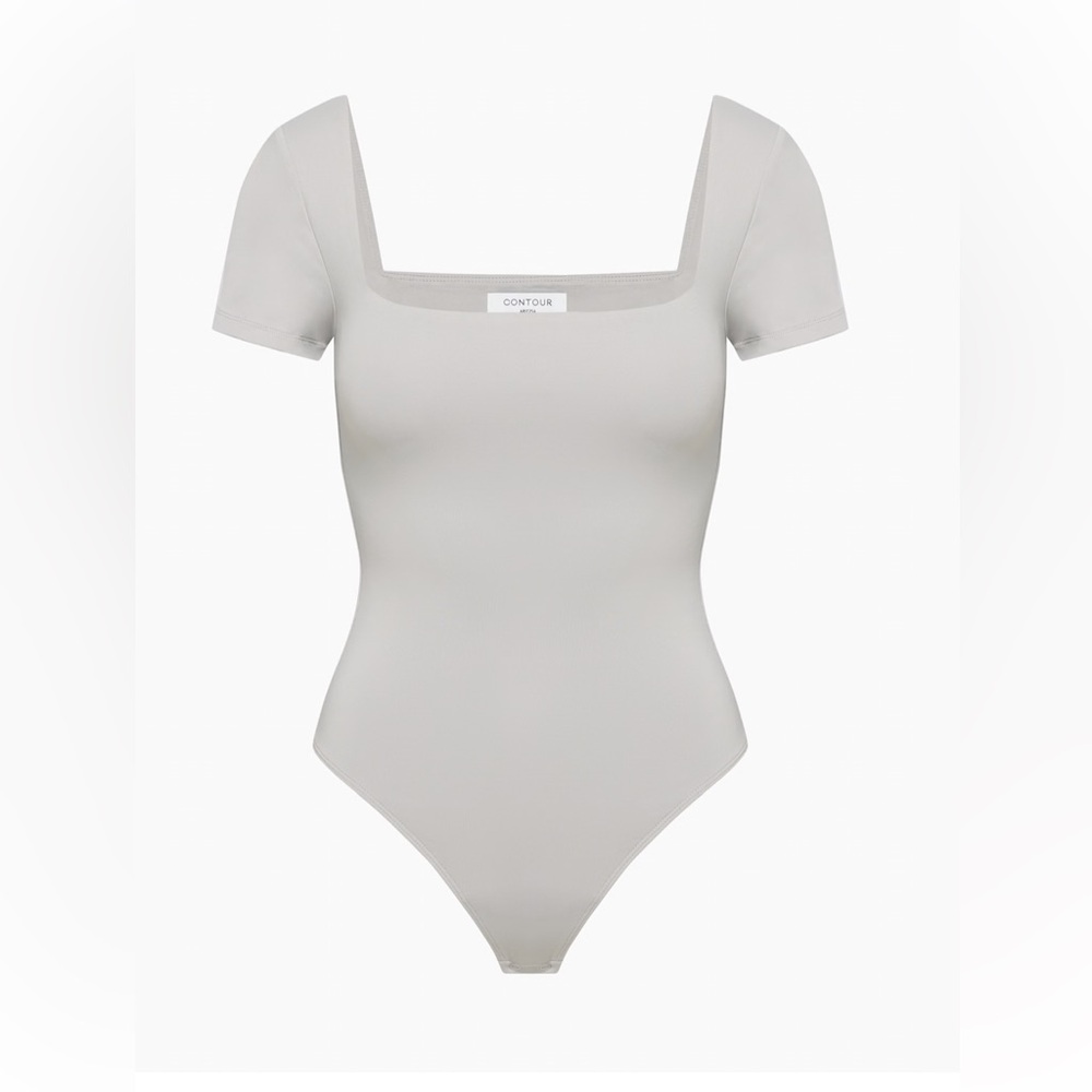 Babaton/Aritzia Original Contour Squareneck Bodysuit in white. Size M.